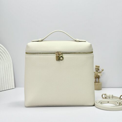 L23.5 Backpack – Soft White with Gold Hardware
