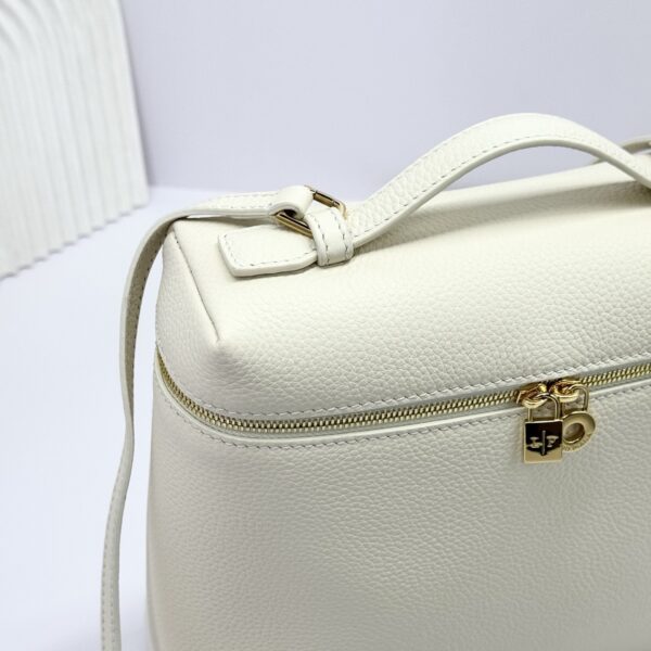 sy_no_113D7E3D9ACF5556CA4FEBDE3F7F87D7_6 L23.5 Backpack – Soft White with Gold Hardware
