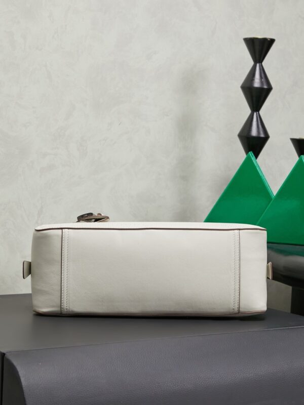 White Vivant Bowling Bag