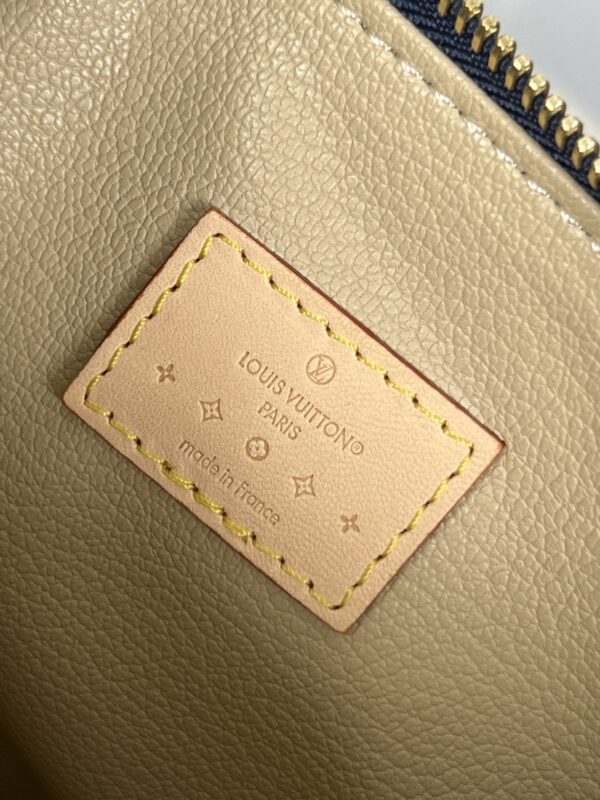 sy_no_12AF4CE1DEFBD697C10B69D769D0A96D_8 Louis Vuitton Coussin PM Handbag