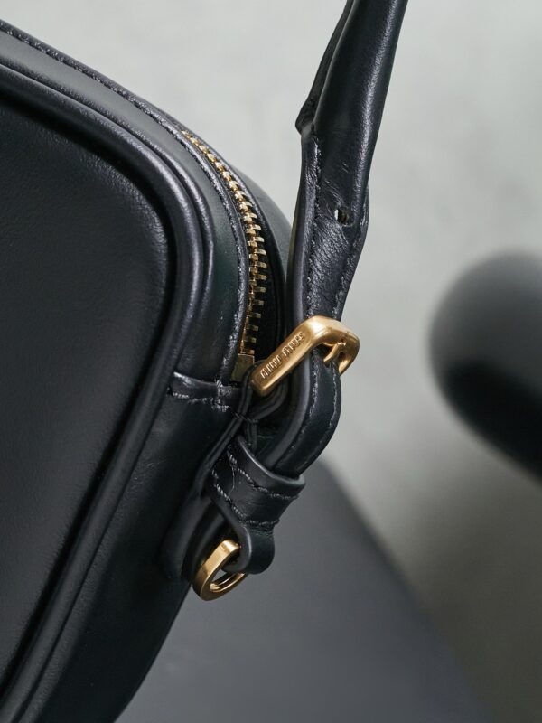 sy_no_13AB35CC7A8893A4DEBDB451D8FF690D_5 Black Smooth Leather Rectangular Underarm Camera Bag