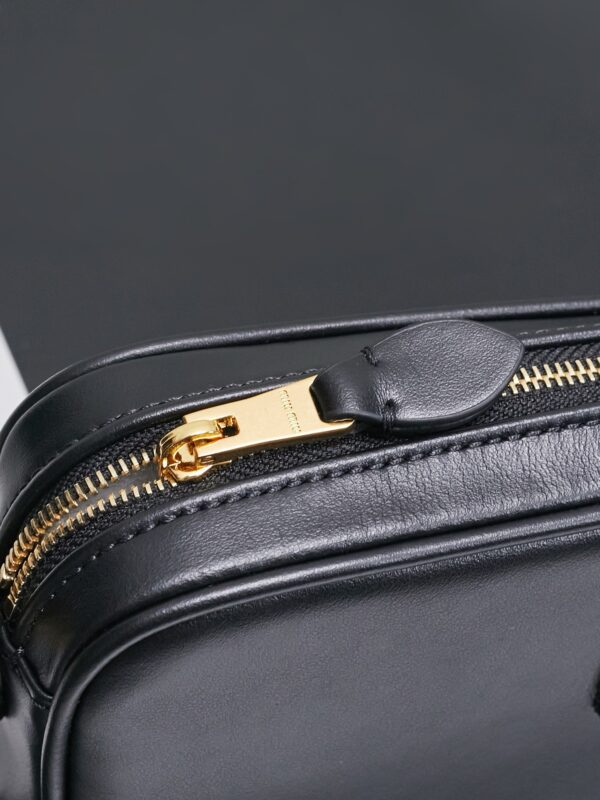 sy_no_13AB35CC7A8893A4DEBDB451D8FF690D_6 Black Smooth Leather Rectangular Underarm Camera Bag