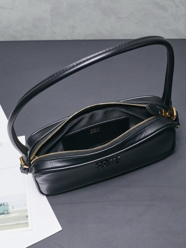 sy_no_13AB35CC7A8893A4DEBDB451D8FF690D_7 Black Smooth Leather Rectangular Underarm Camera Bag