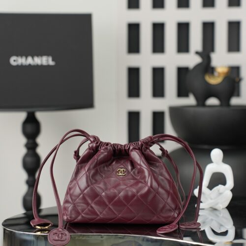 sy_no_13AF2FE0ED1CFE9C9B48AF307A17E169_0 Chanel 26S Spring/Summer Collection Burgundy Lambskin Quilted Drawstring Backpack