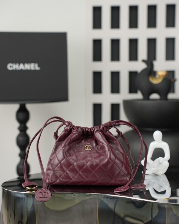 sy_no_13AF2FE0ED1CFE9C9B48AF307A17E169_0 Chanel 26S Spring/Summer Collection Burgundy Lambskin Quilted Drawstring Backpack