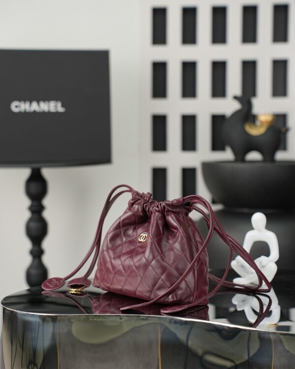 sy_no_13AF2FE0ED1CFE9C9B48AF307A17E169_1 Chanel 26S Spring/Summer Collection Burgundy Lambskin Quilted Drawstring Backpack