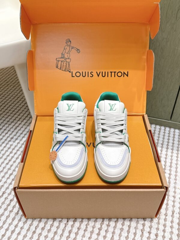 sy_no_144DAC592F3E0D9DEE062AD7BF4FFAF4_0 Louis Vuitton LV Trainer White, Emerald Green & Light Grey Retro Sneakers