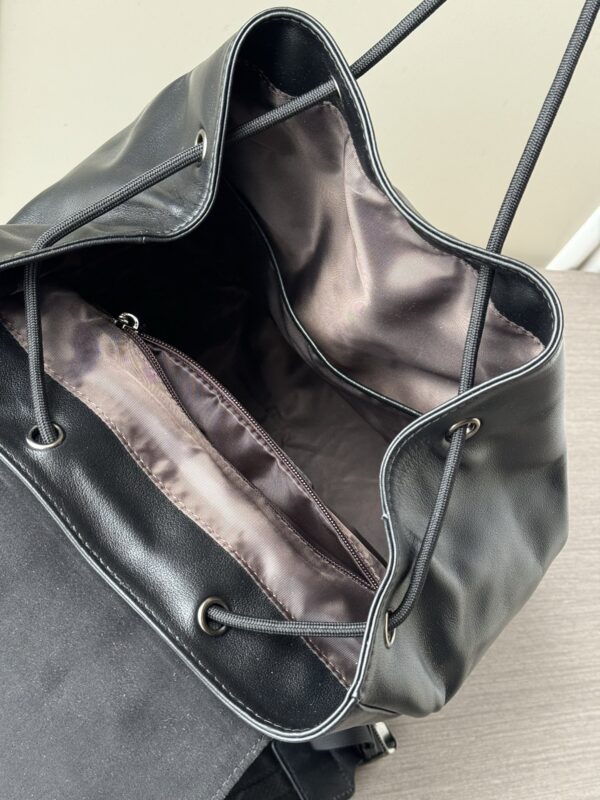 sy_no_14BA6B0AF05113DD05D7FC2B267FA179_8 Premium Business Backpack – Black