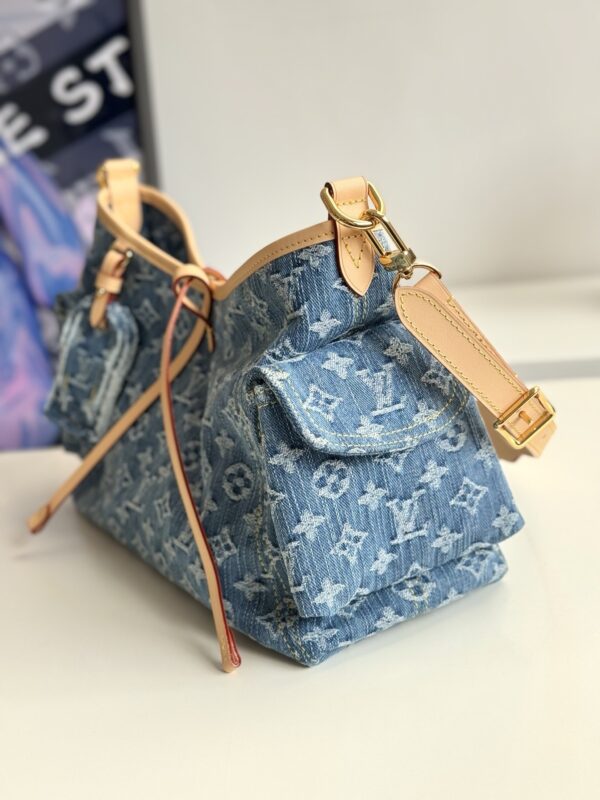 sy_no_1566B8AD86DCCFD5E8E67739786A0DB3_1 Louis Vuitton CarryAll Cargo PM Handbag