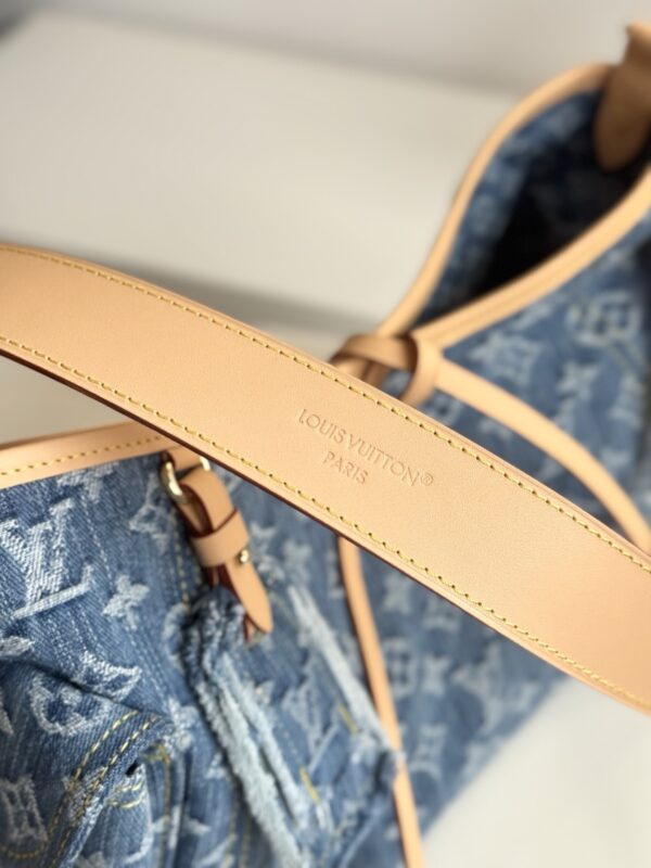 sy_no_1566B8AD86DCCFD5E8E67739786A0DB3_6 Louis Vuitton CarryAll Cargo PM Handbag