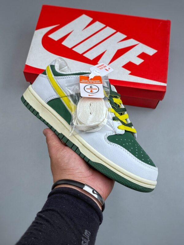 sy_no_1685461109132C97DEDC419C190C7B1F_0 Nike Dunk Low “Oregon / Green & Yellow” Vintage Sneakers