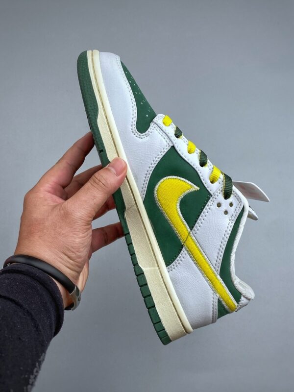sy_no_1685461109132C97DEDC419C190C7B1F_1 Nike Dunk Low “Oregon / Green & Yellow” Vintage Sneakers