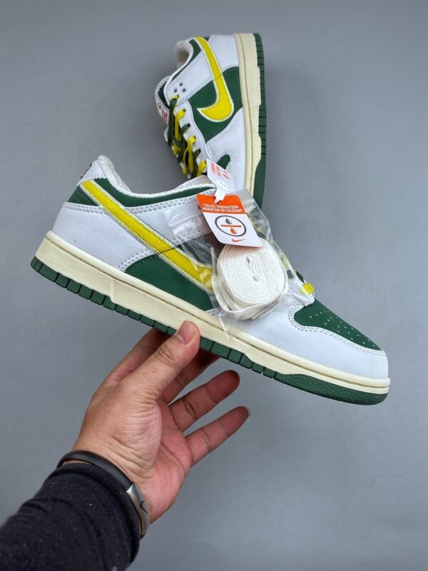 sy_no_1685461109132C97DEDC419C190C7B1F_3 Nike Dunk Low “Oregon / Green & Yellow” Vintage Sneakers