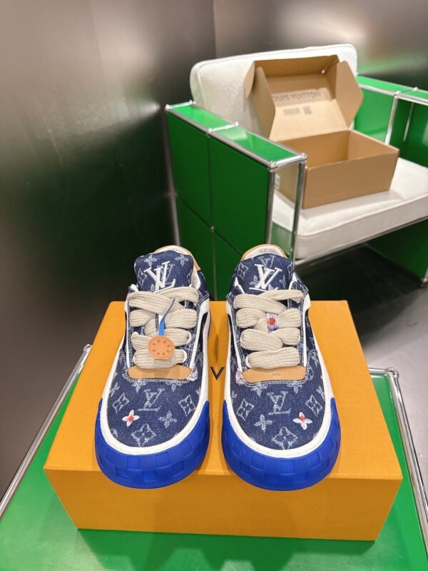 sy_no_169A603CCEDF0D0A02B92306B2B1E224_0 Louis Vuitton LV Groovy Blue Monogram Denim Chunky Skate Sneakers