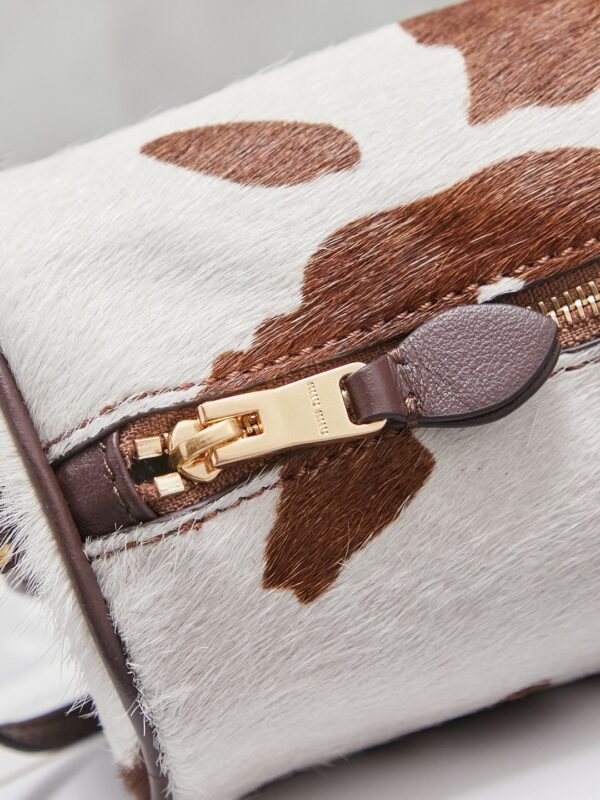 sy_no_18A90563F10555AA20CD79D8D94C1648_6 Miu Miu New Cylindrical Leather Bag