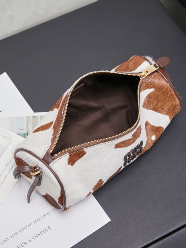 sy_no_18A90563F10555AA20CD79D8D94C1648_7 Miu Miu New Cylindrical Leather Bag