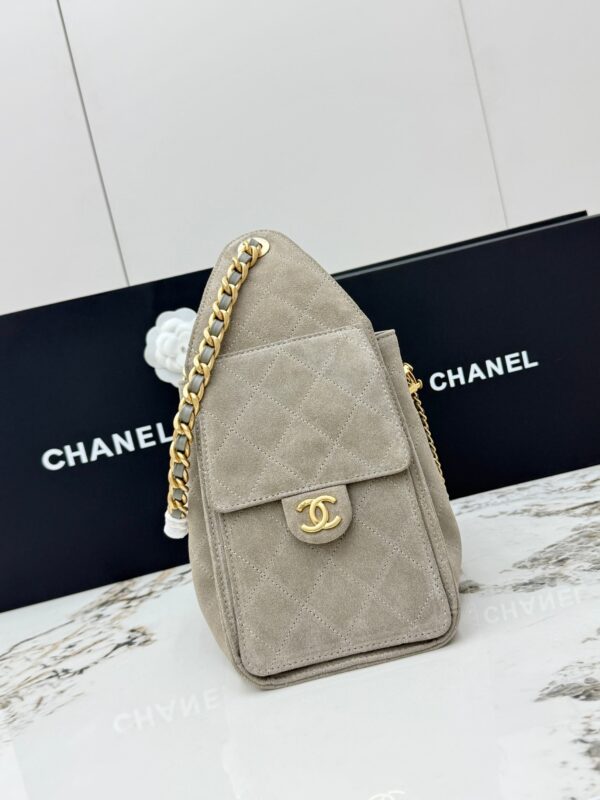 sy_no_18BC7D26DADEE472994B0BA0B9FEA72B_1 Chanel 25C Small Hobo Bag – Suede & Calfskin Leather with Gold Hardware (Matte Gray)