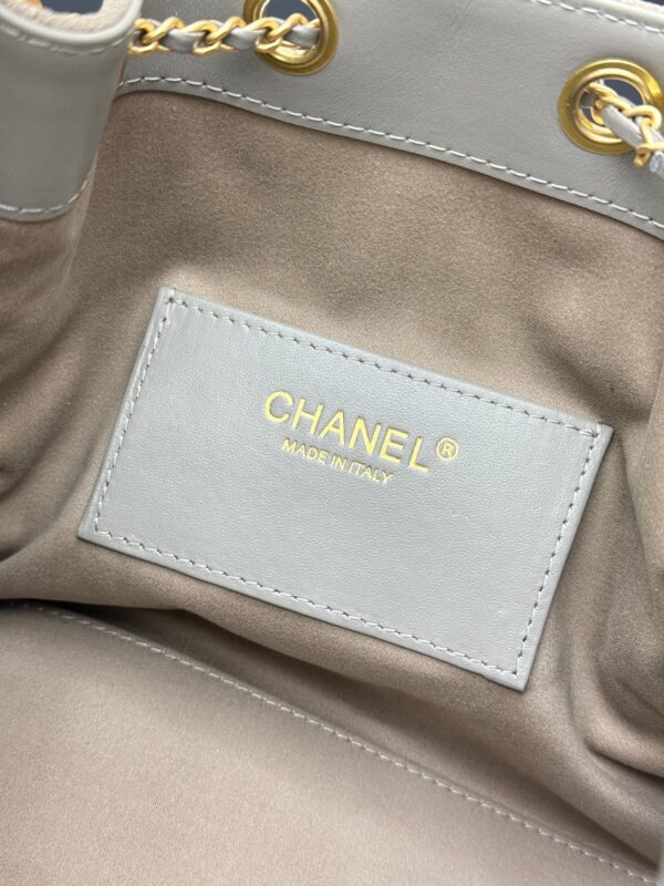 sy_no_18BC7D26DADEE472994B0BA0B9FEA72B_8 Chanel 25C Small Hobo Bag – Suede & Calfskin Leather with Gold Hardware (Matte Gray)
