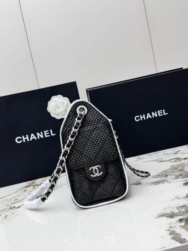sy_no_18C83993CB5193A15C2F601A310E287C_1 Chanel 25 Hobo Shoulder Bag – Embossed Calfskin Leather with Silver Hardware
