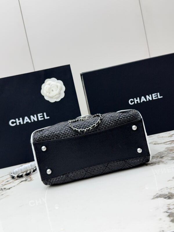 sy_no_18C83993CB5193A15C2F601A310E287C_3 Chanel 25 Hobo Shoulder Bag – Embossed Calfskin Leather with Silver Hardware