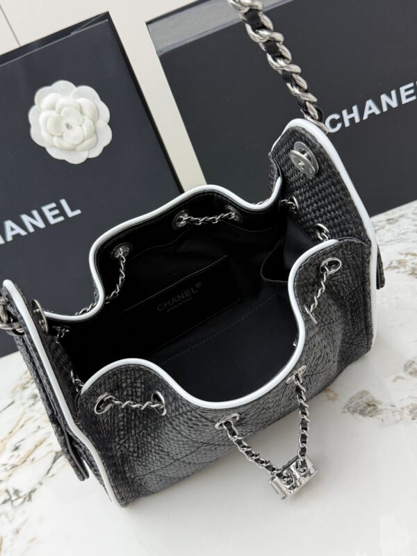 sy_no_18C83993CB5193A15C2F601A310E287C_7 Chanel 25 Hobo Shoulder Bag – Embossed Calfskin Leather with Silver Hardware