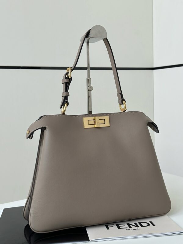 sy_no_18FE1B9C98E32BF3D3FAFF142BE81889_1 Peekaboo Medium Handbag – Calfskin Leather