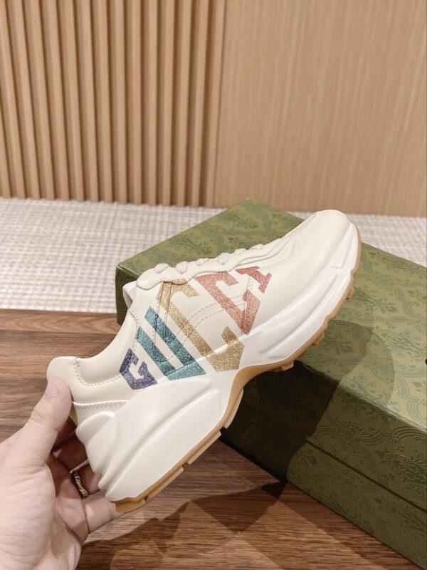 sy_no_19F91C6ECC25811BE412DB75F56260AE_4 Gucci Rhyton Multicolored Glitter Logo Sneaker