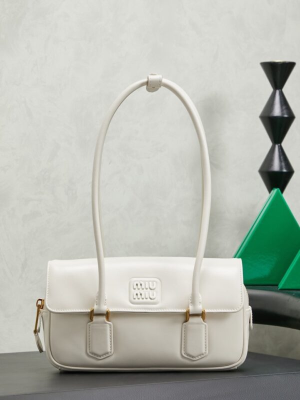 sy_no_19FAE9EBAB0F050DCB65C17D05515A27_0 New Miu Miu White Flap Bowling Bag – Versatile Women's Commuter Bag (Long-Handle Shoulder/Underarm/Handheld Style)