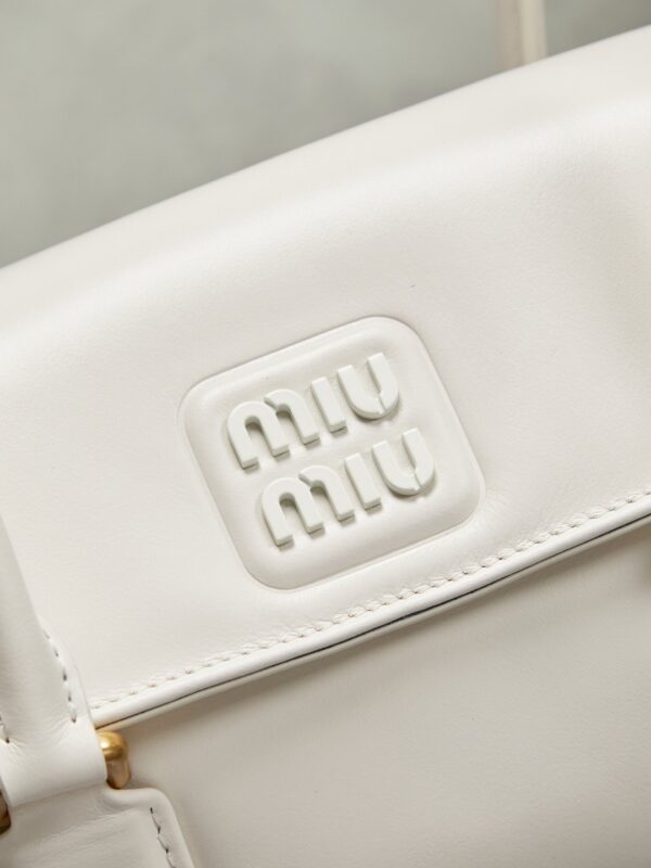 sy_no_19FAE9EBAB0F050DCB65C17D05515A27_4 New Miu Miu White Flap Bowling Bag – Versatile Women's Commuter Bag (Long-Handle Shoulder/Underarm/Handheld Style)