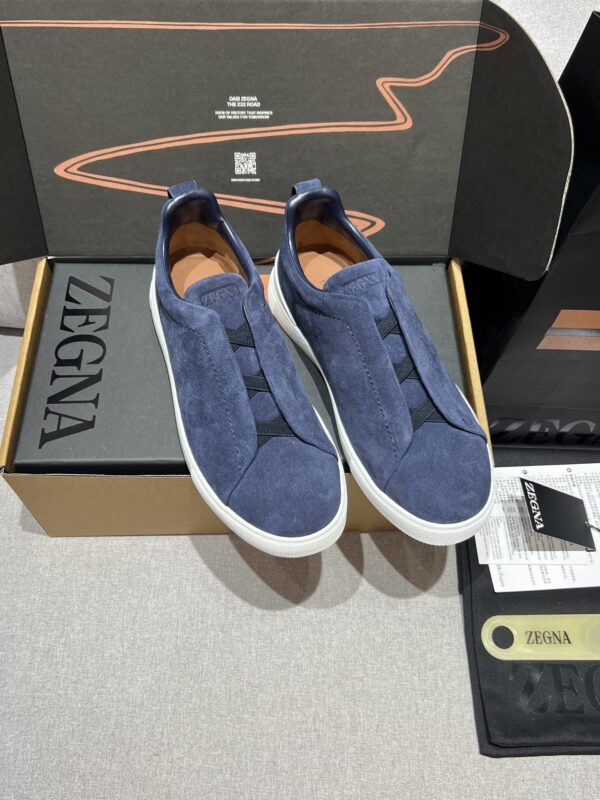 sy_no_1BD4C188994D8D30E91C1113F323B3B9_0 Navy Suede Triple-Cross Slip-On Casual Shoes