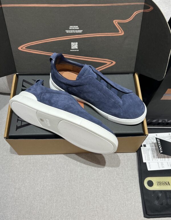 sy_no_1BD4C188994D8D30E91C1113F323B3B9_5 Navy Suede Triple-Cross Slip-On Casual Shoes