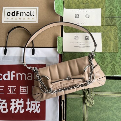 sy_no_1E4FAF2A6980187DDD7512FCC5542512_0 Gucci Horsebit Chain Shoulder Bag – 2023 Runway Style