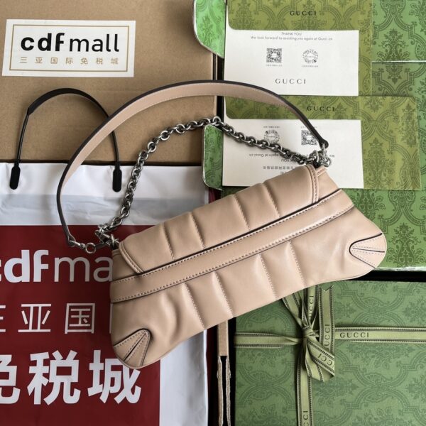 sy_no_1E4FAF2A6980187DDD7512FCC5542512_1 Gucci Horsebit Chain Shoulder Bag – 2023 Runway Style