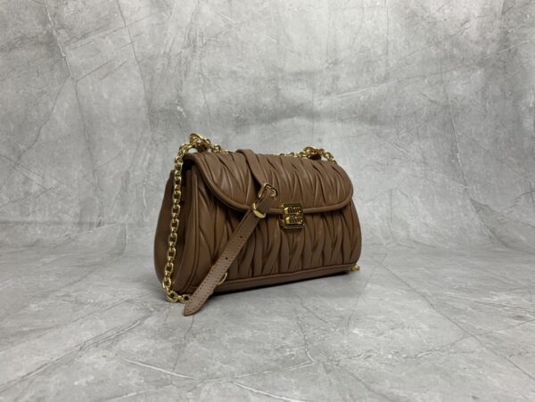 sy_no_1EAFC6C1DE24CCDA9A7E5ABF9E0E77FE_2 Caramel Matelassé Flap Shoulder / Crossbody Bag
