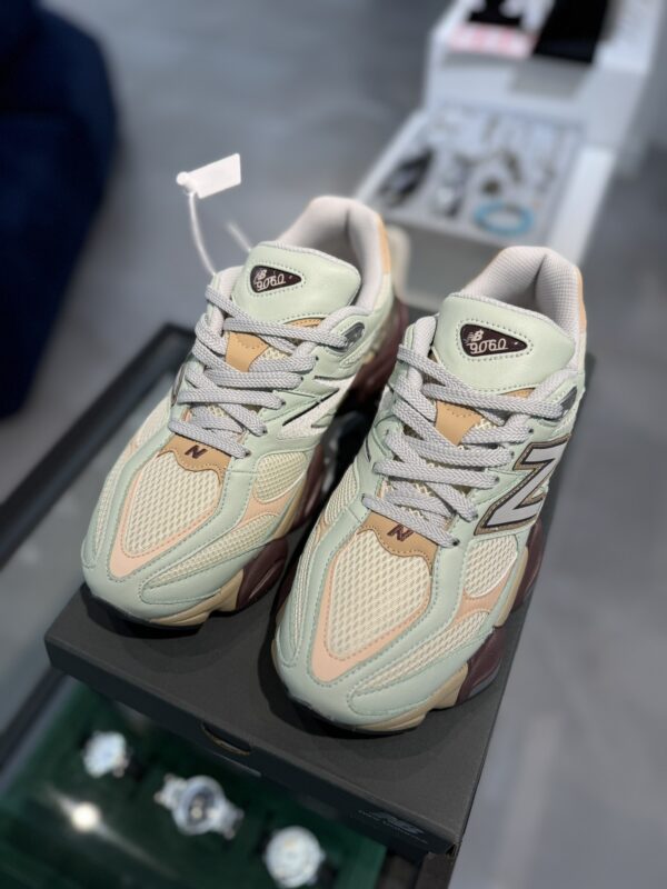 New Balance 9060 New Spruce / Peach Blossom Retro Sneakers