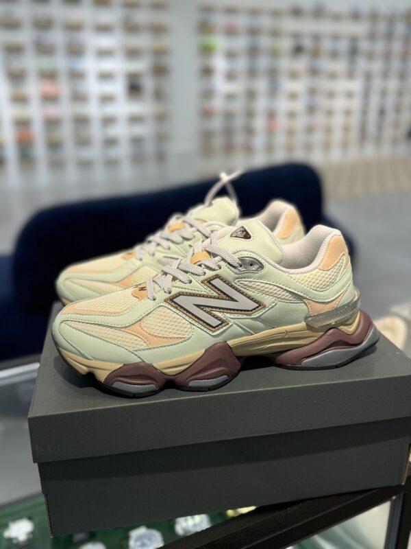 New Balance 9060 New Spruce / Peach Blossom Retro Sneakers