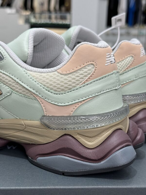 New Balance 9060 New Spruce / Peach Blossom Retro Sneakers