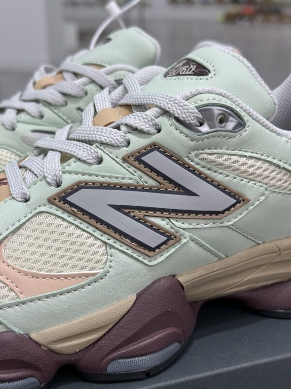 New Balance 9060 New Spruce / Peach Blossom Retro Sneakers