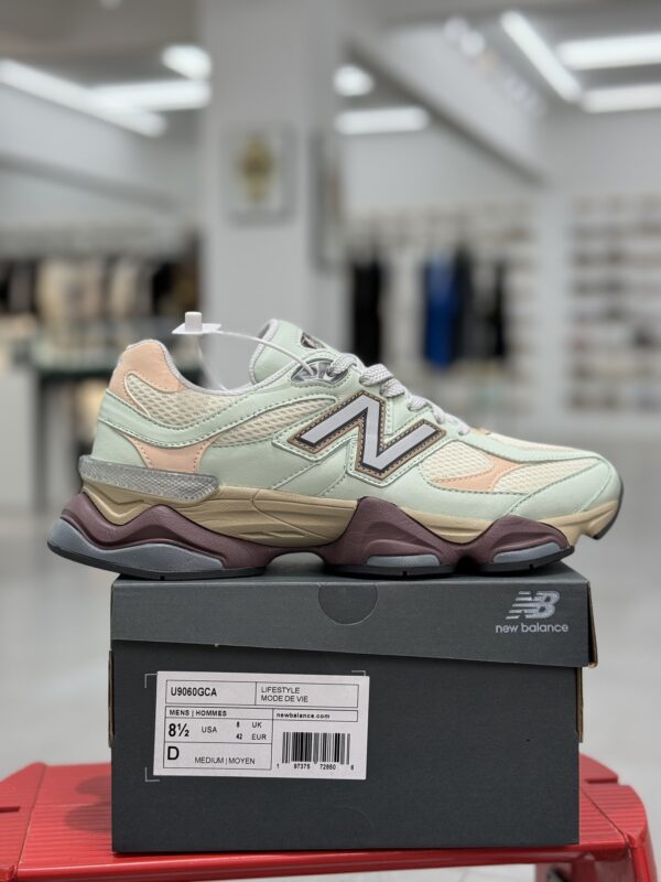 New Balance 9060 New Spruce / Peach Blossom Retro Sneakers