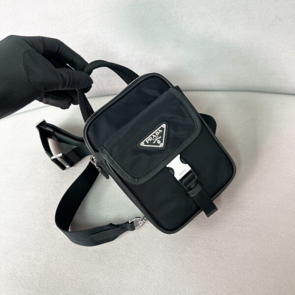 sy_no_228A963D58B941439B7CEFBB162FFB7D_1 Prada Black Triangle Logo Fashionable Casual Shoulder/Crossbody Phone Bag