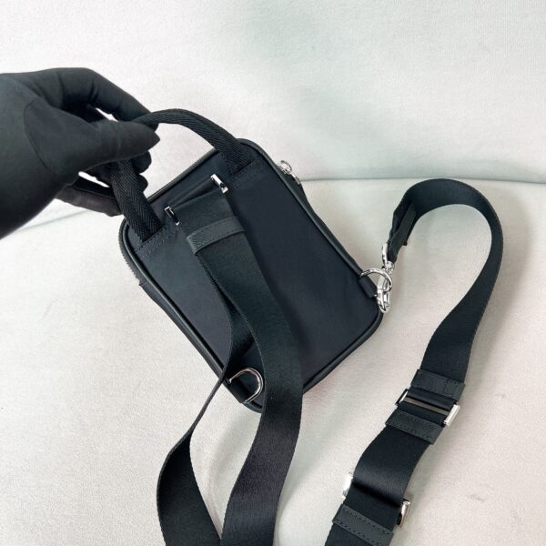 sy_no_228A963D58B941439B7CEFBB162FFB7D_3 Prada Black Triangle Logo Fashionable Casual Shoulder/Crossbody Phone Bag