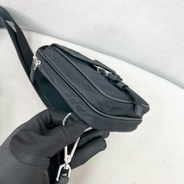 sy_no_228A963D58B941439B7CEFBB162FFB7D_6 Prada Black Triangle Logo Fashionable Casual Shoulder/Crossbody Phone Bag