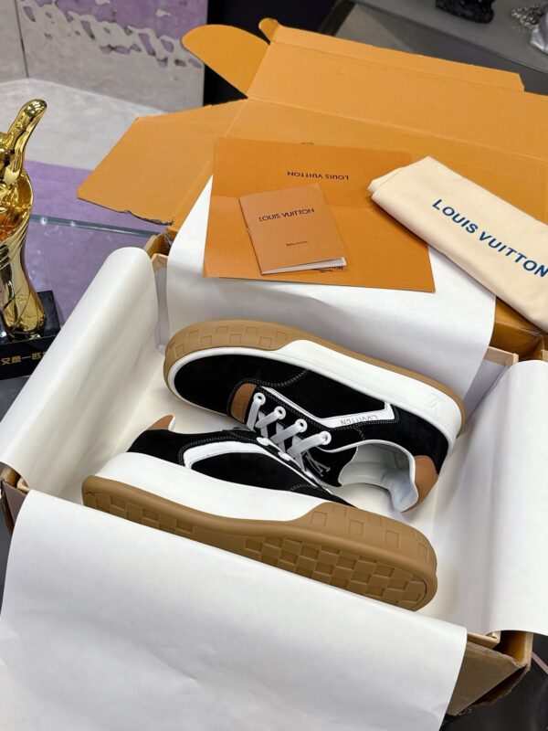 sy_no_247A454D5A4F2D7DDC823524A28E8222_0 Louis Vuitton LV Groovy Black Suede & Caramel Gum Sole Chunky Skate Sneakers