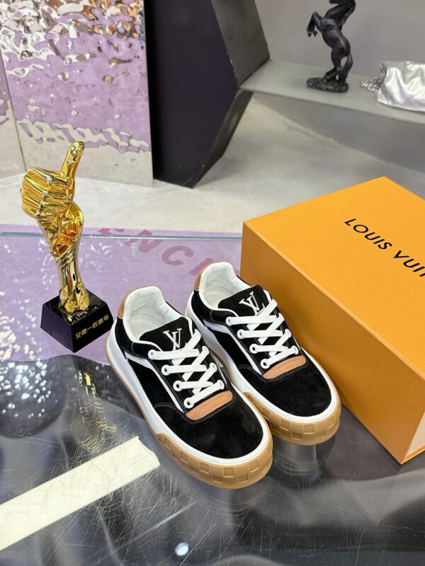 sy_no_247A454D5A4F2D7DDC823524A28E8222_4 Louis Vuitton LV Groovy Black Suede & Caramel Gum Sole Chunky Skate Sneakers