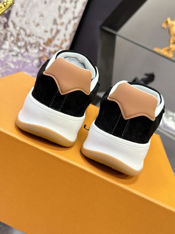 sy_no_247A454D5A4F2D7DDC823524A28E8222_7 Louis Vuitton LV Groovy Black Suede & Caramel Gum Sole Chunky Skate Sneakers