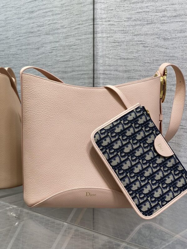 sy_no_255511BF648A1756C7488FEA9A7F0251_0 Dior Medaillon Bucket Bag – New Spring/Summer Calfskin Shoulder Bag