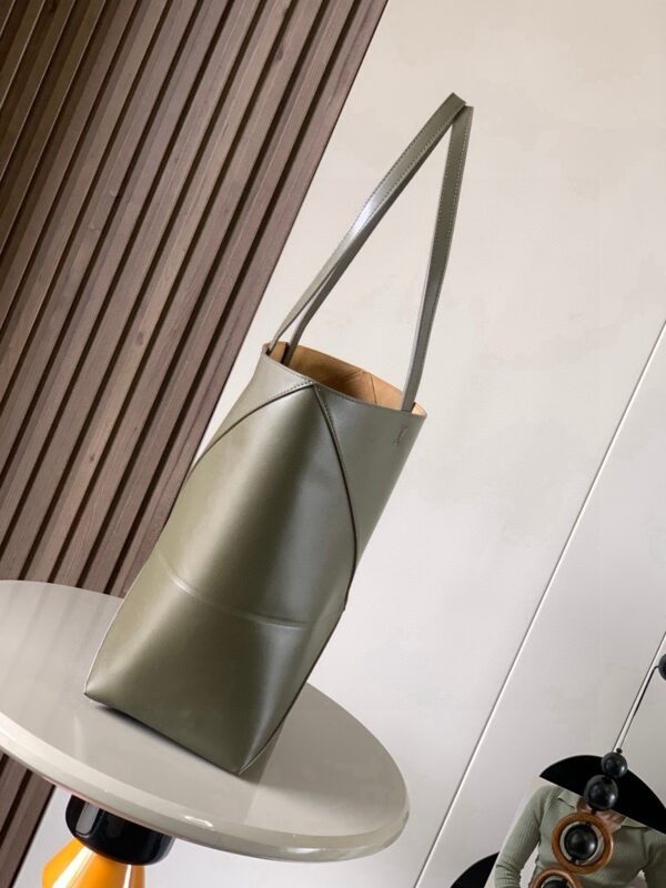 sy_no_263410A33B7BB835606BA86616557238_1 LOEWE Puzzle Fold Geometric Leather Bag