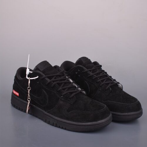 sy_no_2674086B60148645AC7919CA2C4788C8_0 Supreme x Nike SB Dunk Low “Black Suede”