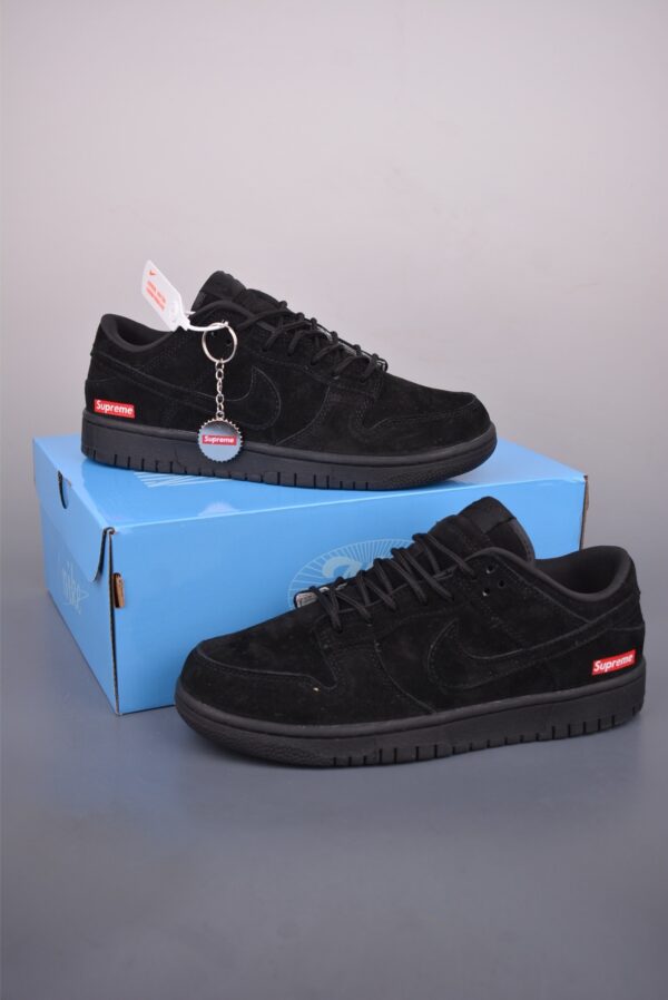 sy_no_2674086B60148645AC7919CA2C4788C8_4 Supreme x Nike SB Dunk Low “Black Suede”