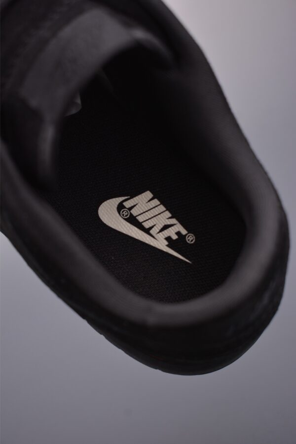 sy_no_2674086B60148645AC7919CA2C4788C8_8 Supreme x Nike SB Dunk Low “Black Suede”